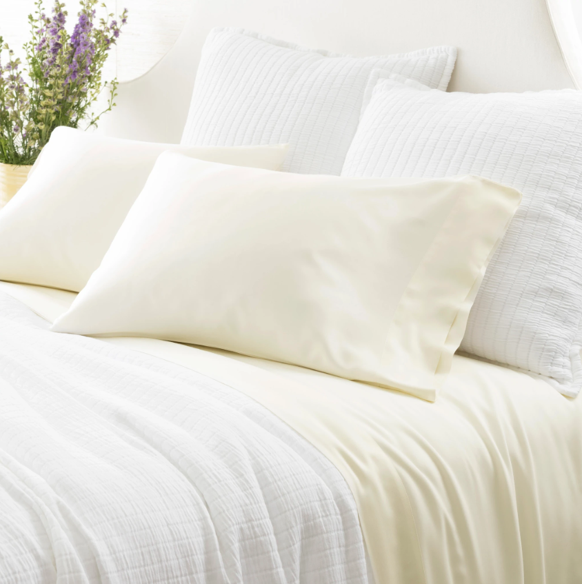 SILKEN SOLID WHITE SHEET SET