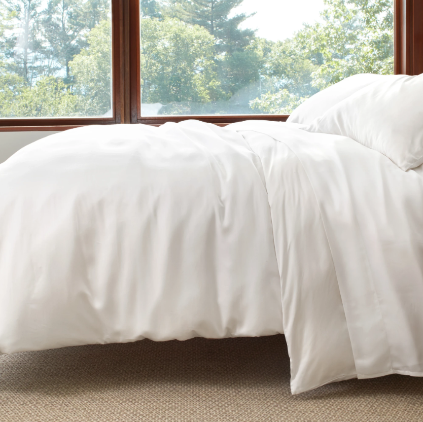 SILKEN SOLID WHITE SHEET SET